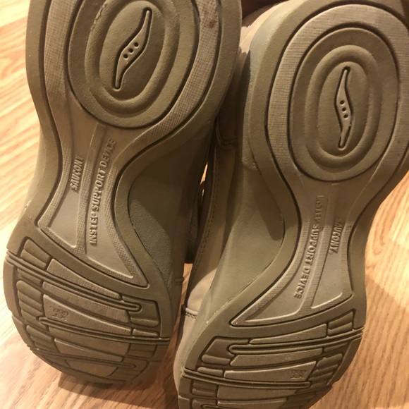 Saucony ladies size 8.5 walking shoe with instep support - Picture 8 of 9